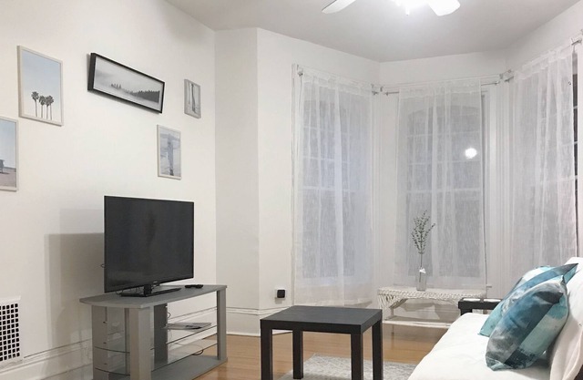 1326-Newly Renovated 4 BDRM Apt near SU&Downtown