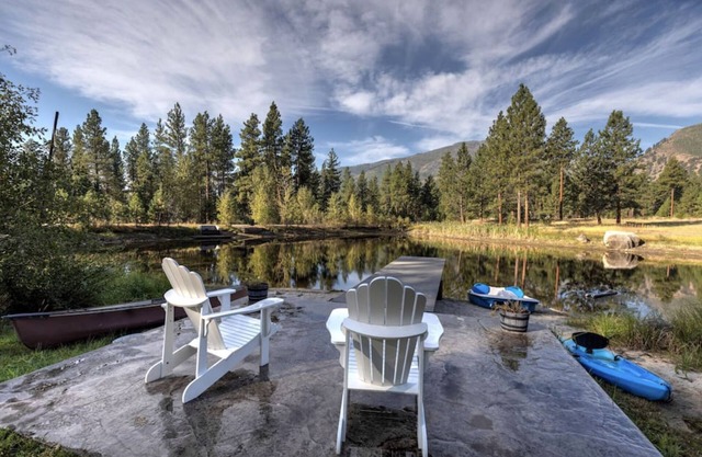 14,000 sf Luxury Lodge with Incredible Views, Hot Tub, Indoor Pickleball and Gym