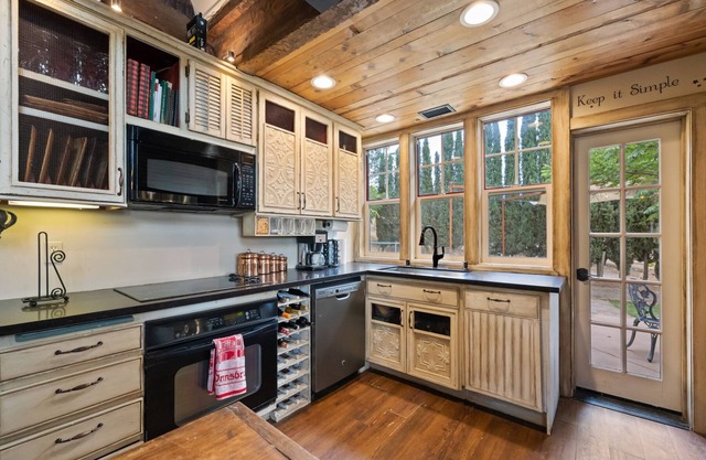 14-acre Rustic Luxury in Historic Julian