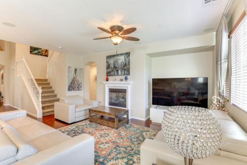 14 Mi to Old Town Temecula Luxe Fallbrook Home!