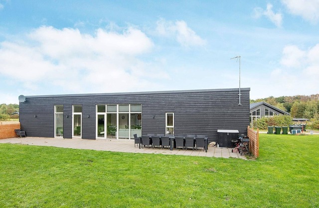 14 Personen Ferienhaus in Glesborg-By Traum