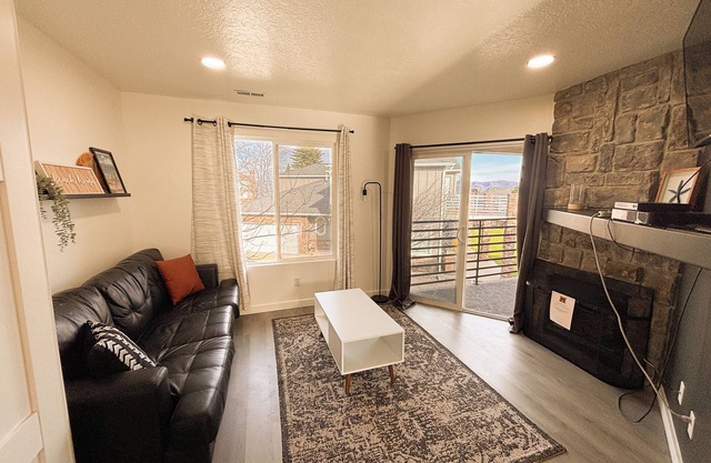 14-Plex Condo 220 | 1 Bed, 1 Bath