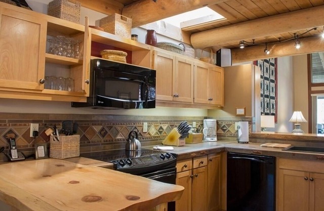 14 Wildflower: 2 BR / 2 BA Wohnung in Sunriver, Schlafmöglichkeiten für 7