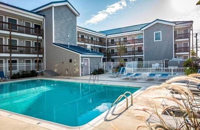 140th St Beach Condo w / 2 Pools & Free Wifi ... 1. 5 Blocks vom Sand / Surf