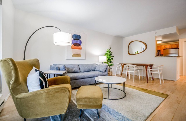 14th Floor Condo with Wifi & Shared Pool and Hot Tub - Amazing Location