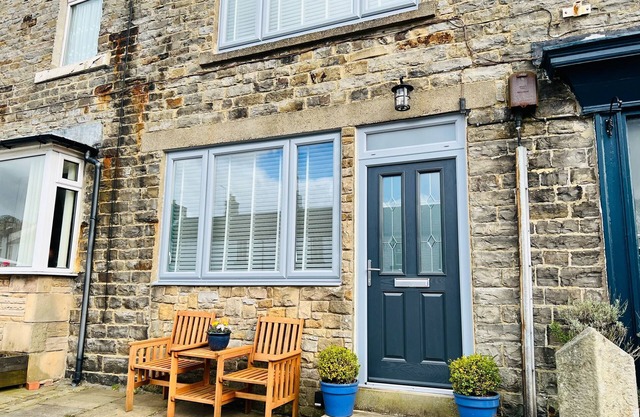15 MARKET PLACE, pet friendly in Middleton-In-Teesdale