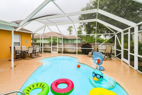 15 Mi to Melbourne Palm Bay Home with Pool and Lanai