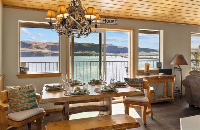 Columbia River Haus am Wasser, 15 Minuten nach Gorge Amphitheater, Cave B Winery