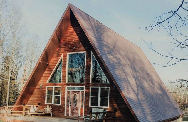 15 minutes from Fort Leonard Wood-rustic A-frame nestled on 5 acres