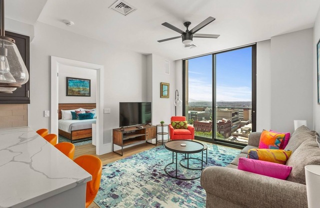 'Mountain Day Dream' a Luxury Downtown Condo w/ Mountain Views Arras Residences
