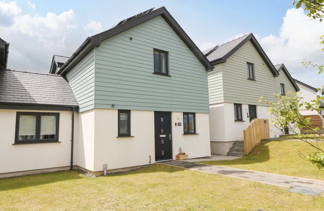 15 PARC DELFRYN, family friendly, with a garden in Benllech