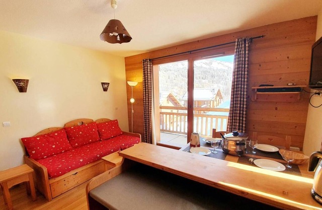 Bis 100m skipiste, 3te Etage, balkon, parkmöglichkeiten, fernseher, schließfach für die skier, 32m²