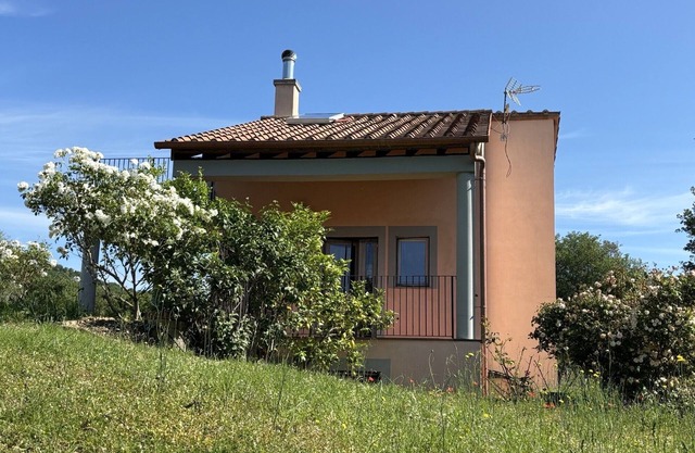 150sqm detached cottage in Trevignano Romano sleeps six