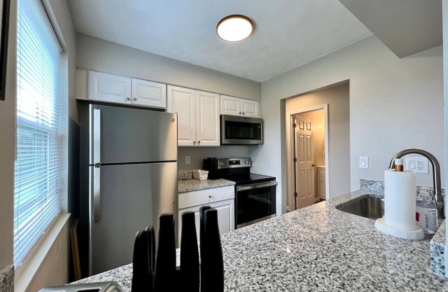 1520 H Bonita · Hidden Two Bedroom Middletown w Private Laundry
