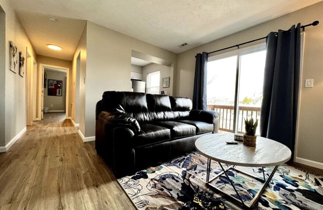 1520 J Bonita · TWO Bedroom Gem in Middletown w Private Laundry