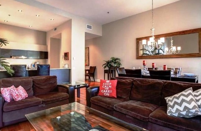 # 158 Renovierte und geschmackvoll eingerichtete Wohnung in der Altstadt von Montréal