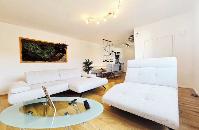 Modernes Apartment mit Terrasse