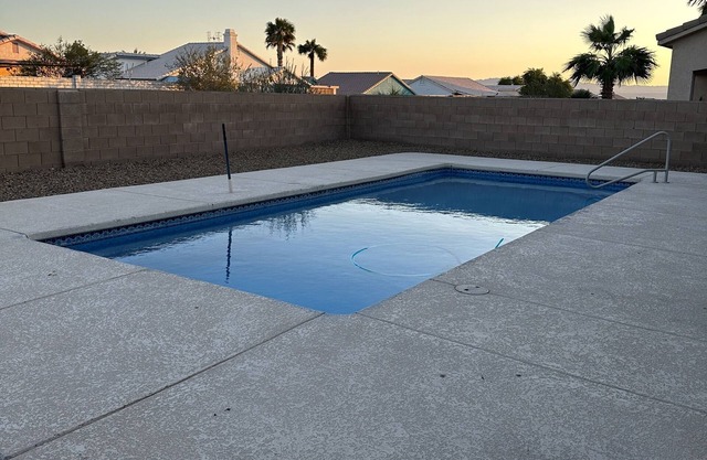 15mins away from the Laughlin, NV Hotel strip and Lake Mohave with tons to do.