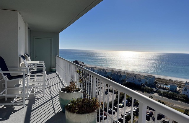 15th Floor Penthouse - Views of Gulf and Bay-TT15B