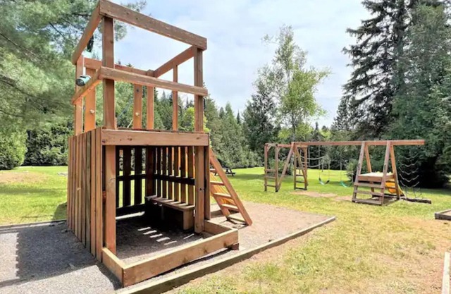 1603 - Le Petit Caribou - Chalet with Spa and Beach