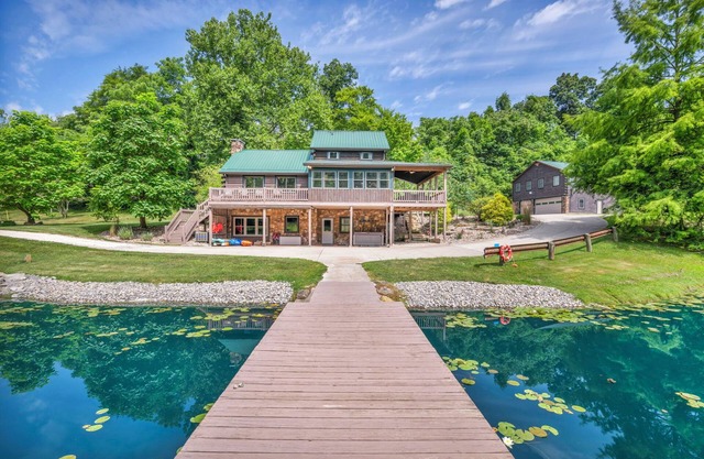 16 Guests | Ponds | Hot Tub | Game Room | Trails