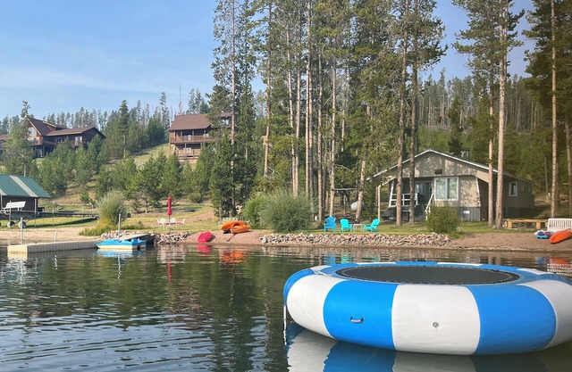 Privates Dock! 16 Schritte von der Veranda des Sees zu 70 Fuß Privatstrand und Küste.