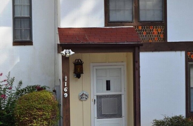 169CordLn Desoto Gerichte Townhome Schläft 2