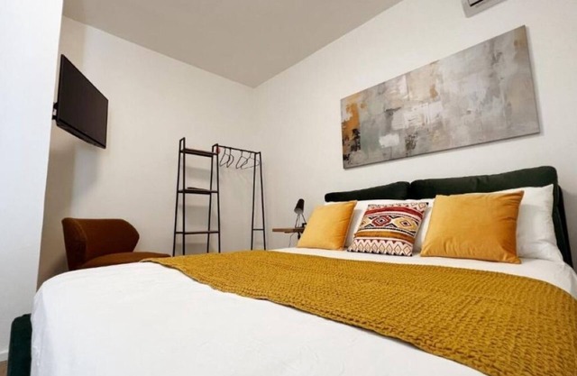 169Home - Central Comfort by the Coast