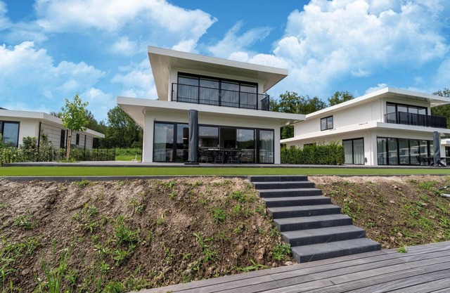 16p geräumige Villa am Wasser in Zeewolde