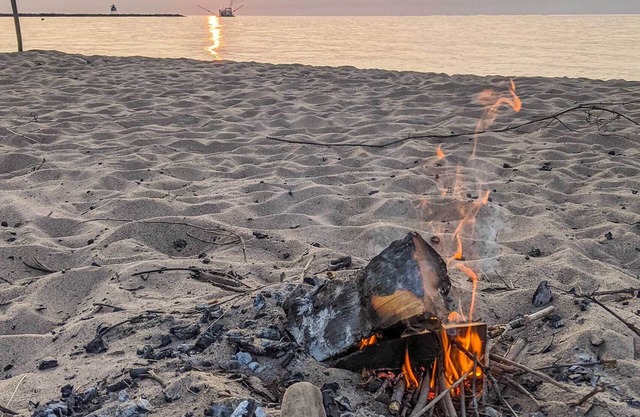 Ontonagon Home w/ Fire Pit - Steps to Beach!