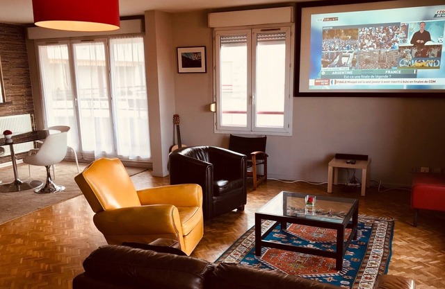 170 m2 5 minutes from the "old Lyon" district