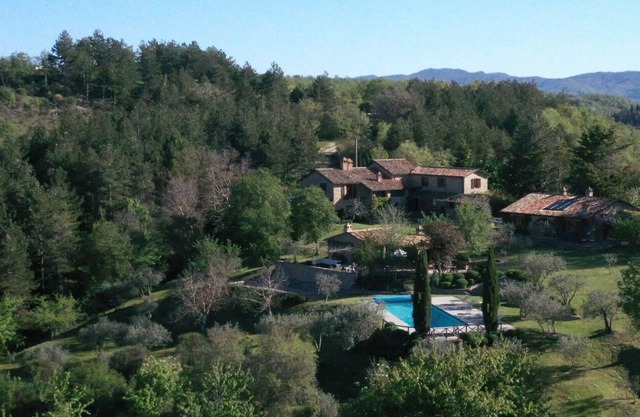 Villa aus dem 17. Jahrhundert mit sechs Betten und Bäder, Pool & Privatsphäre