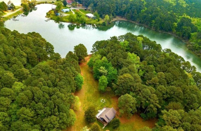 18-Acre Waterfront Sanctuary: Peace & Privacy