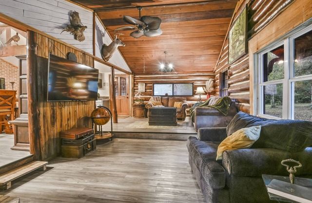 18 acres with 2 pond s Family friendly retreat