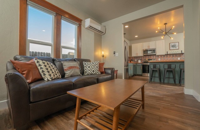 18 Road and Down Uppity Downtown Fruita Pad! 2 Units in 1. Free 🚲 Storage.