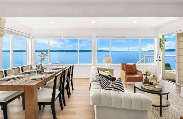 180° Water View Retreat: Near Beach Park & City