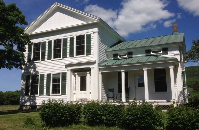 1800's Renovated Farmhouse with All Modern Conveniences