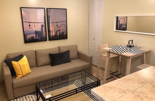 1817 1D · Superb 1bed Apt.-20 Min. Nach NYC
