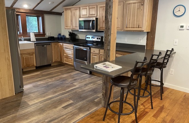 1825 Cottage - One of Three rentals in Fly Creek 5 minutes to Cooperstown