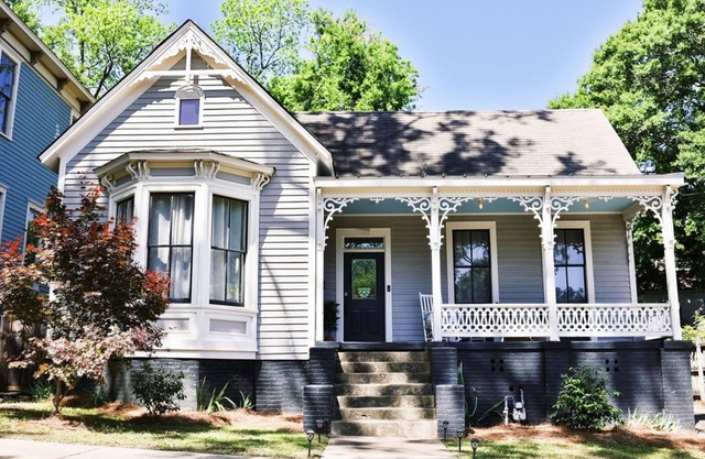 1840's 2BR/2BA Historic Luxury