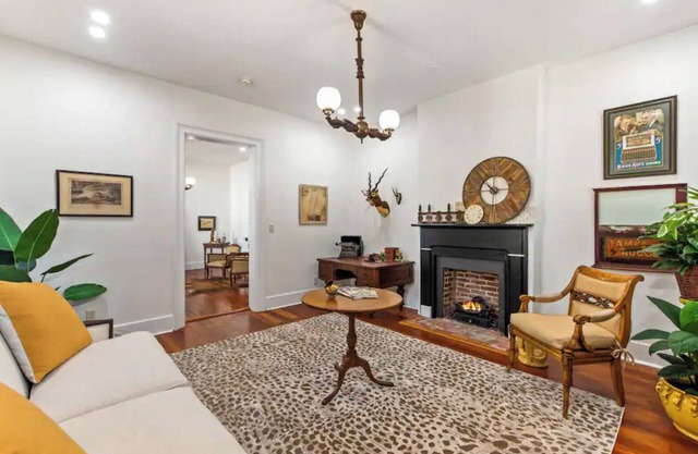 1864 Little Brick | 1/1, Full Kitchen, Hot Tub, Pet Friendly w/ fee