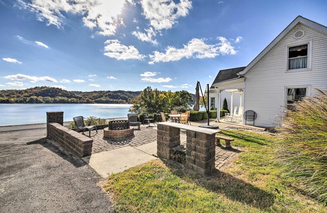1872 Bethlehem Home w/ View of Ohio River!