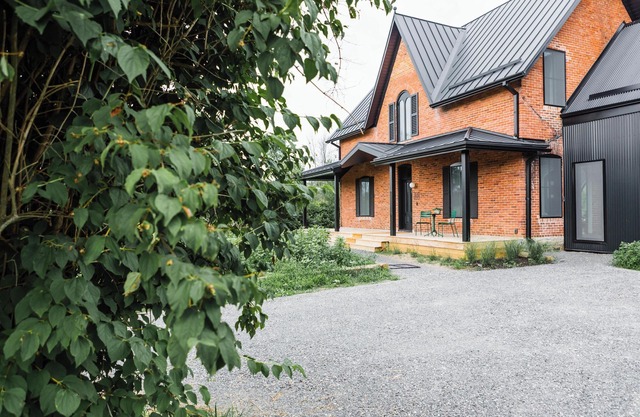 1875 Boutique Farmhouse | 4 Bedroom | Luxury Retreat