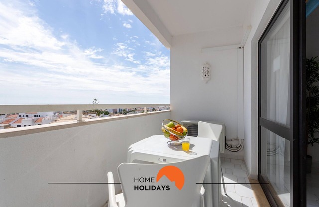 #189 Montechoro Flat by Home Holidays