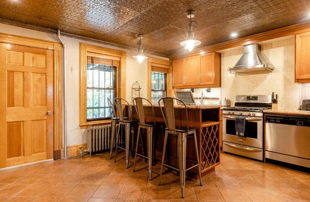 1899 Historic Luxury Brooklyn Brownstone (Vintage)