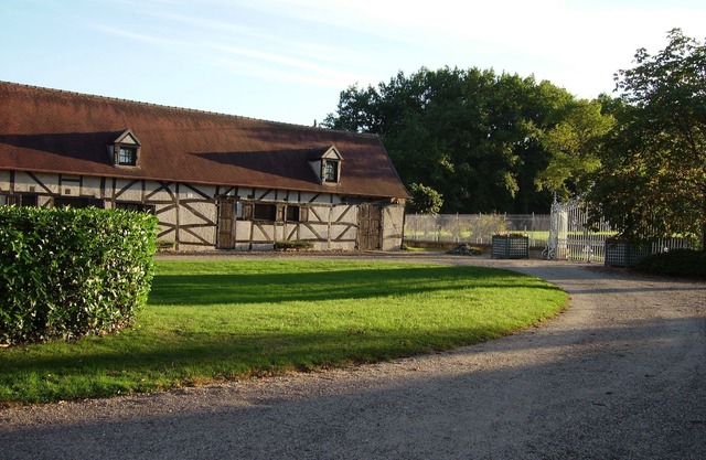 Bourbonnaise Haus 10 P. Zugang zum privaten Schwimmbad. 7 km von PAL.