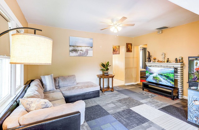19 Mi to Disney World: Bright Haines City Getaway!