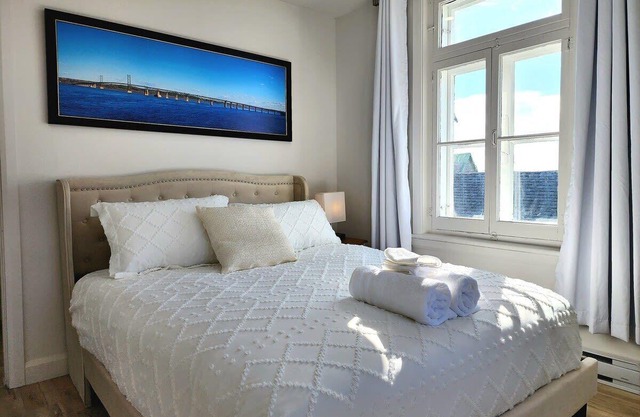 1900S Historic Charm -Free P & AC