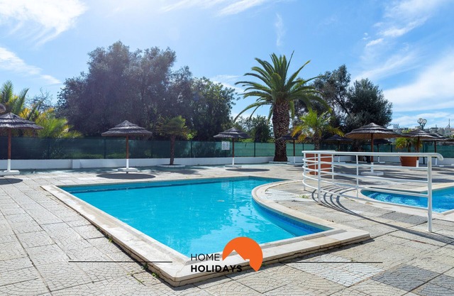 #191 Janelas do Mar by Home Holidays
