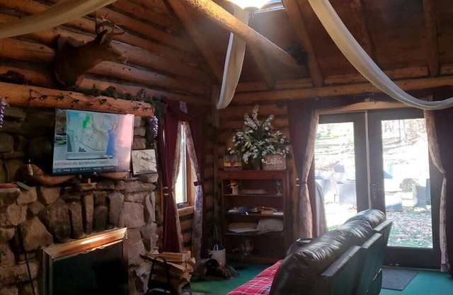 1913 LOVE SHACK Bethel NY Bethel Woods your own Private Dock on LAKE 6 BREWERIES